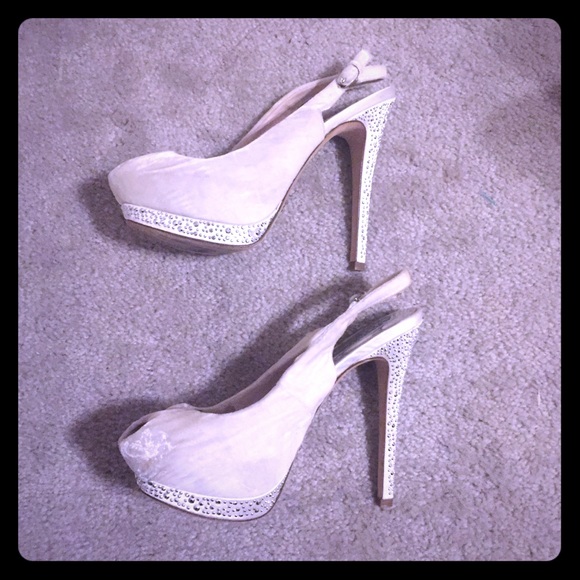 ABS Allen Schwartz Shoes - ABS Cream Velvet & Silver Stud Platforms Size 7